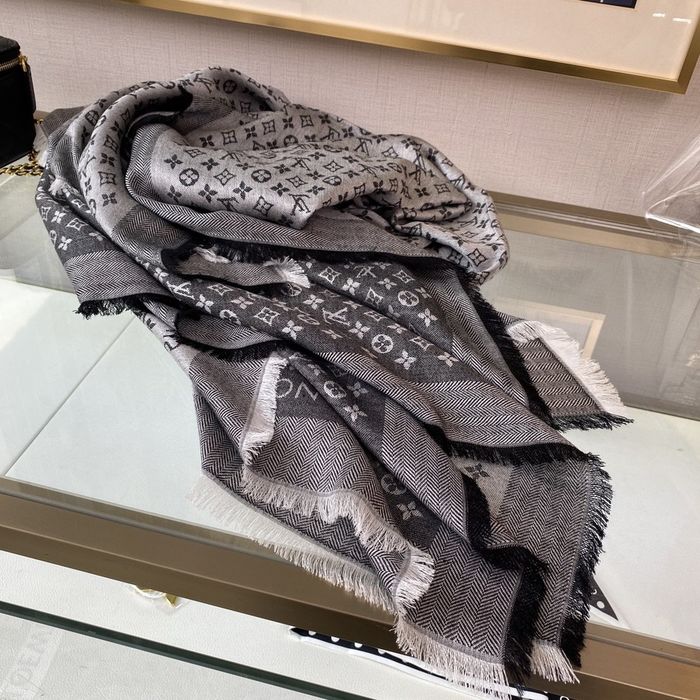 Louis Vuitton Scarf LV00090